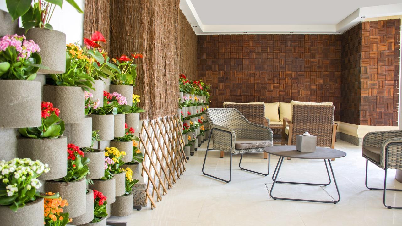 Radisson Blu Resort, Al Khobar ハーフ・ムーン・ベイ エクステリア 写真 Vertical garden