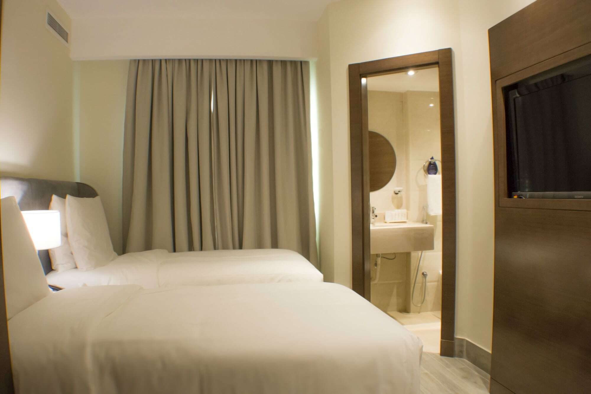 Radisson Blu Resort, Al Khobar ハーフ・ムーン・ベイ エクステリア 写真 A room at the hotel