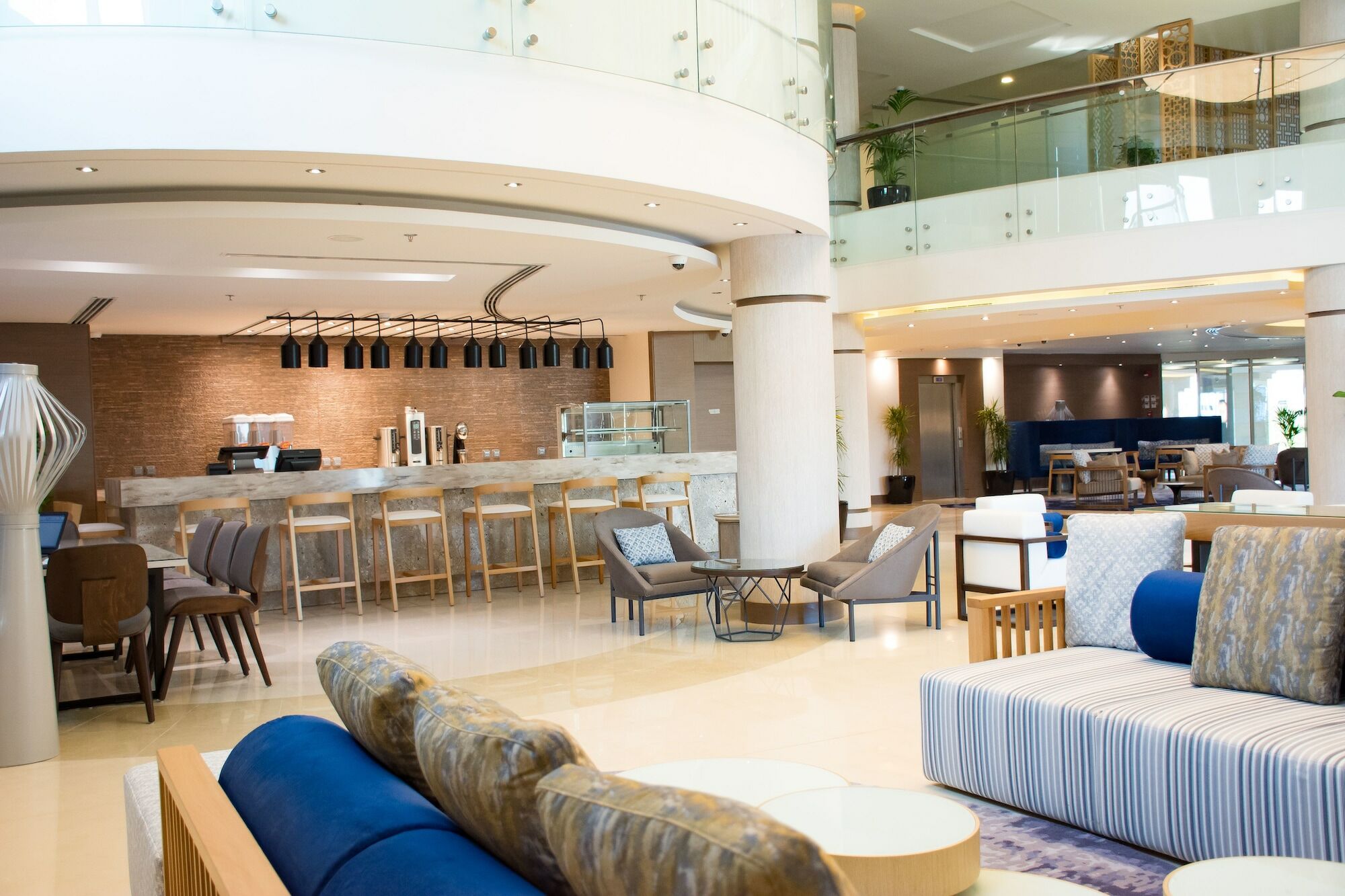 Radisson Blu Resort, Al Khobar ハーフ・ムーン・ベイ エクステリア 写真 The lounge at the airport